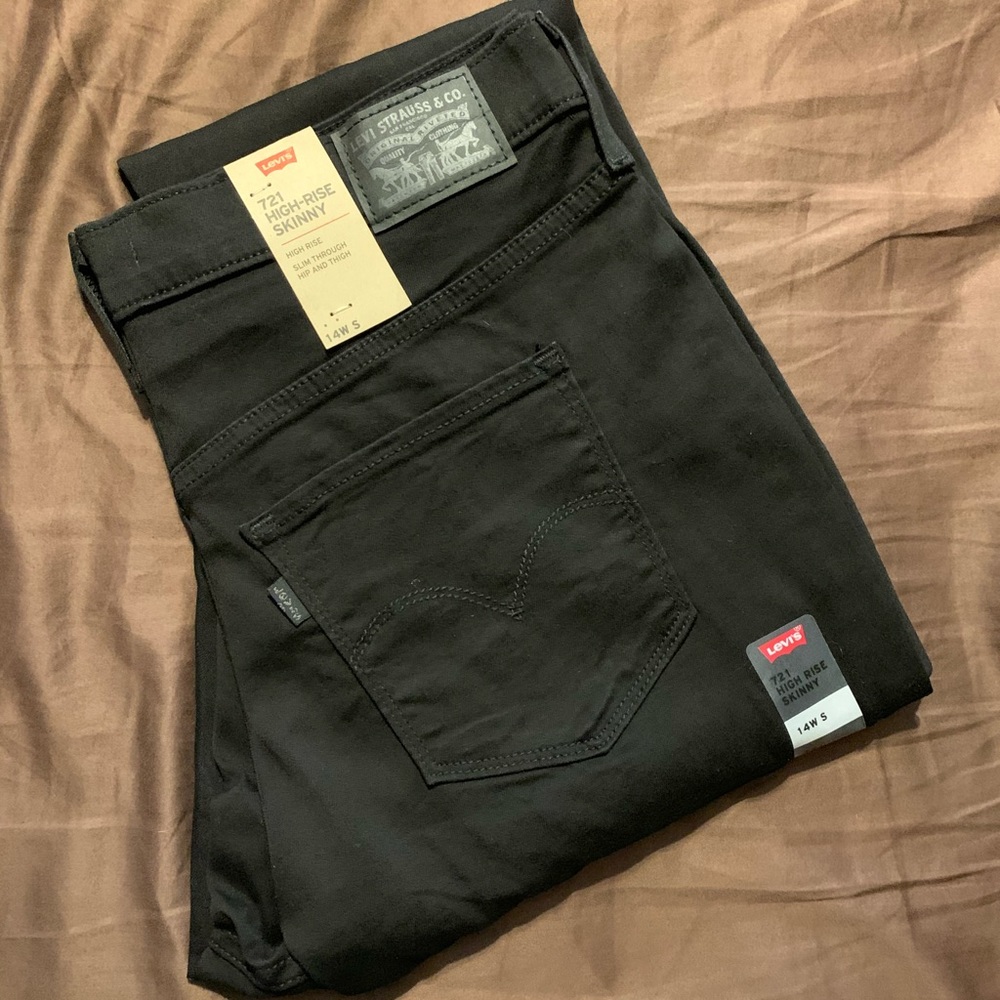 Brand new high rise Levi’s jeans